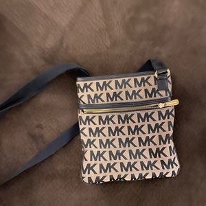 Michael kors crossbody